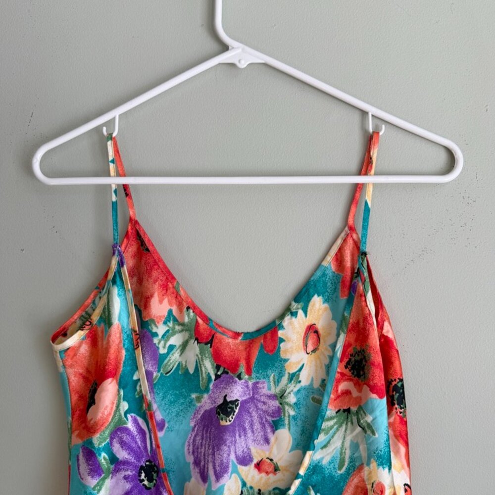 3/$30 ๐ Vintage Floral Nightgown - Picture 10 of 14